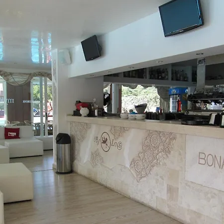 アパートホテル Centro Vacanze Cugnana