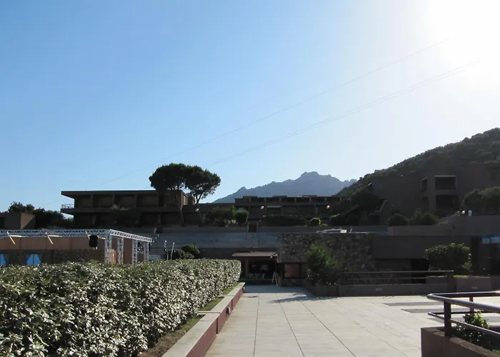 Apartahotel Centro Vacanze Cugnana