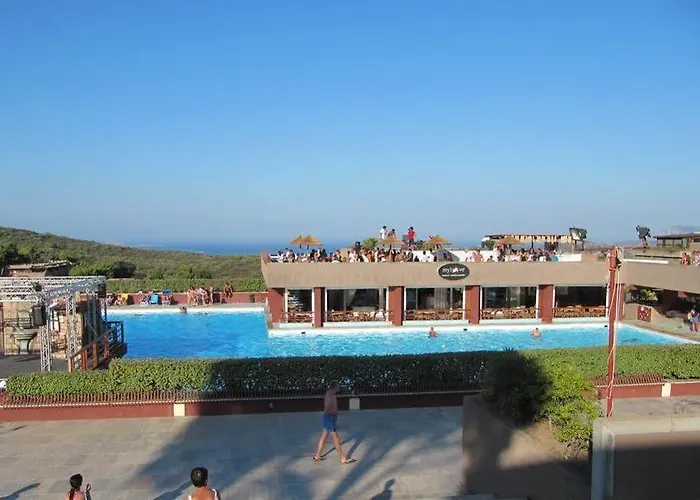 Apartahotel Centro Vacanze Cugnana
