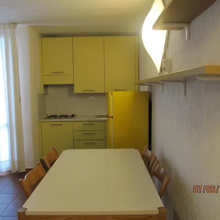 Lägenhetshotell Centro Vacanze Cugnana 3*