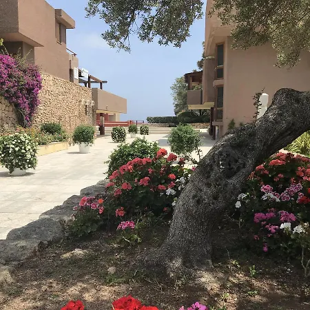 Centro Vacanze Cugnana Lägenhetshotell