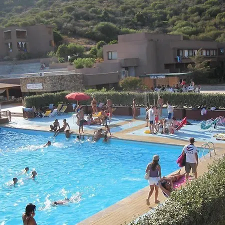 Ξενοδοχείο με διαμερίσματα Centro Vacanze Cugnana 3*