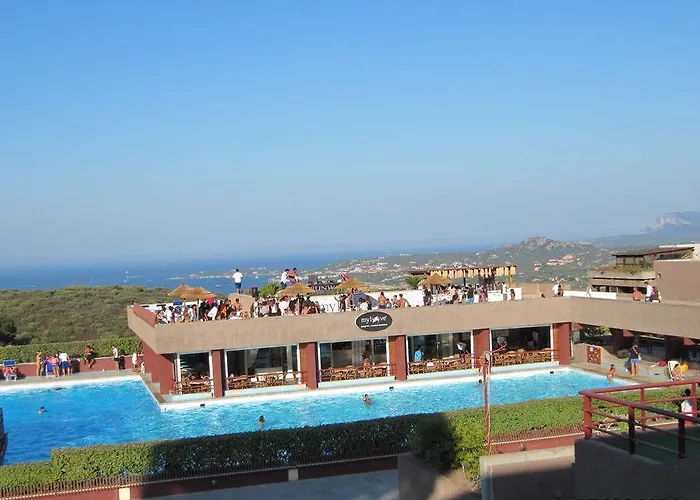 Aparthotel Centro Vacanze Cugnana Verde