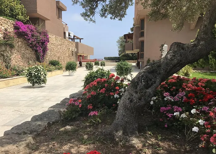Centro Vacanze Cugnana Aparthotel